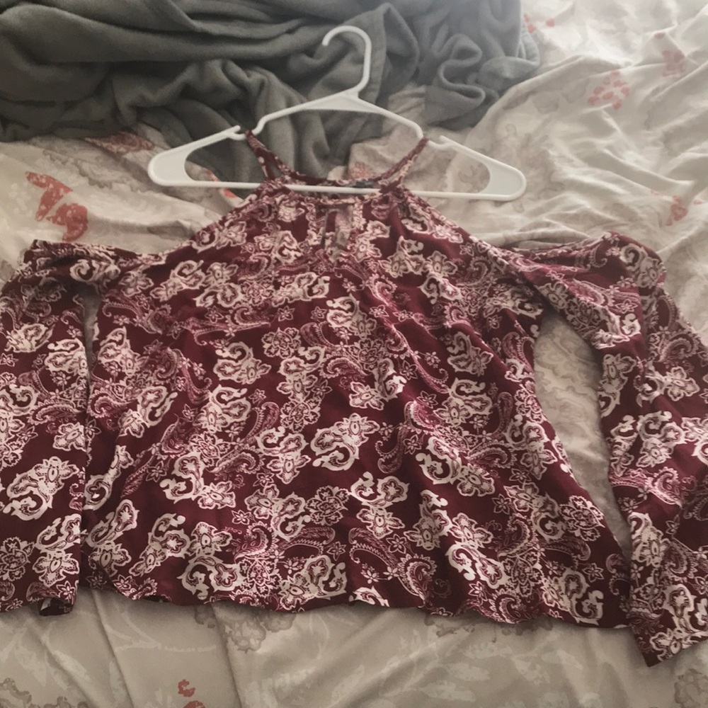 Cut off shoulders blouse